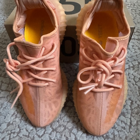 Yeezy Boost 350 V2 main image 5
